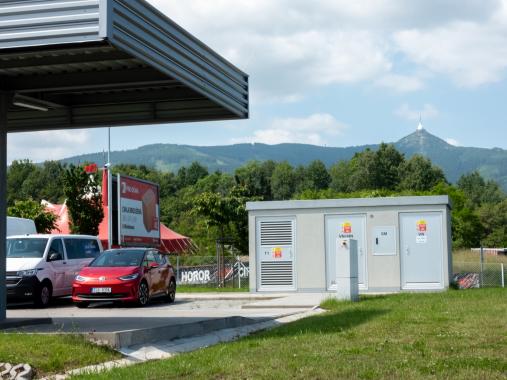 Elektromobilita a trafostanice – mají k sobě blíž, než by se zdálo